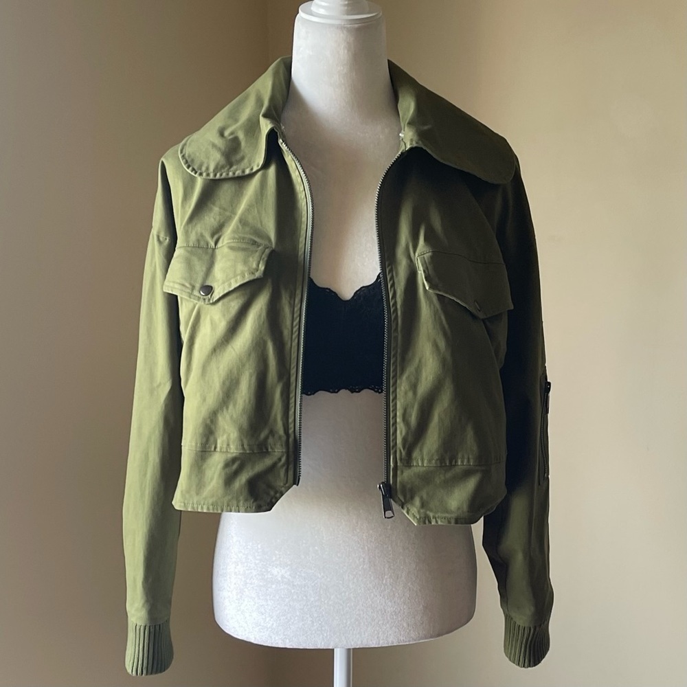 Tularosa Johnnie Jacket in Army Green - Picture 4 of 14